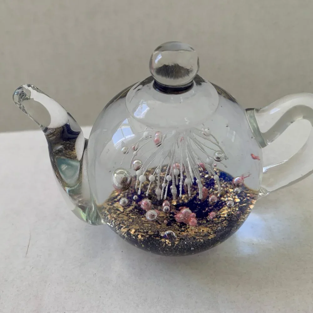 Teapod Paperweight Glass Dynasty Gallery Heirloom 4x3